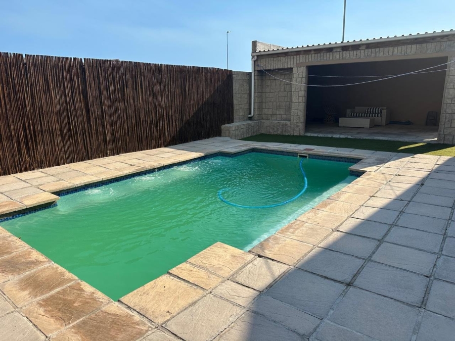 3 Bedroom Property for Sale in Portlands Western Cape